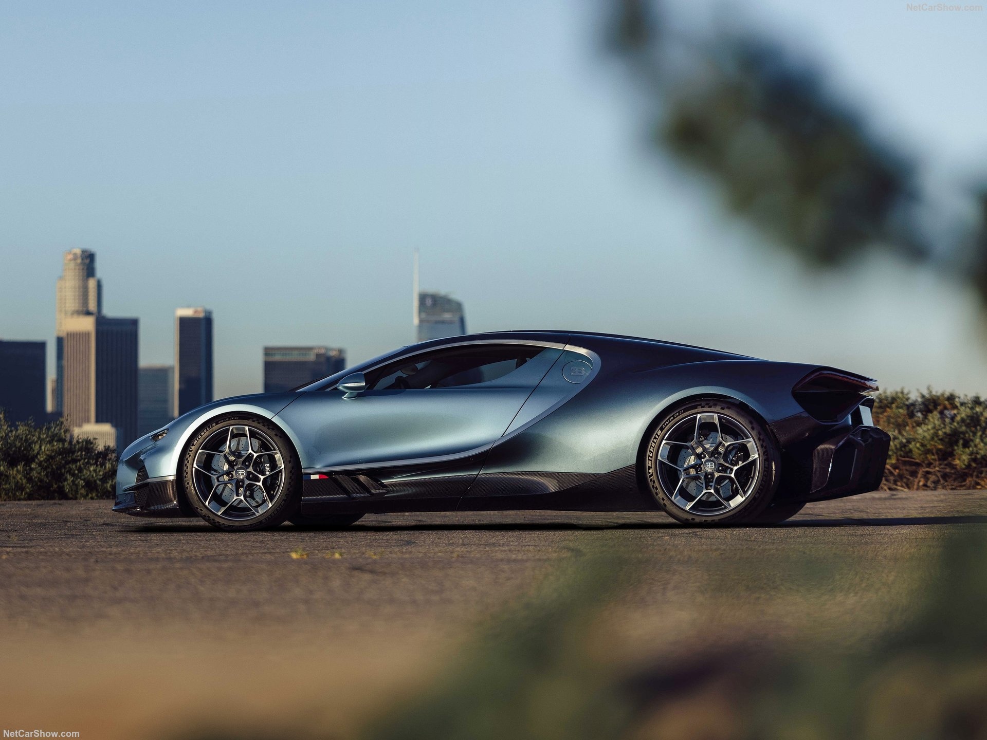 Bugatti Tourbillon Detail